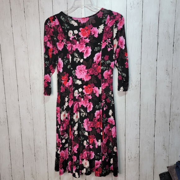 Torrid Sweatheart Floral Print Knit Skater Dress Rayon Spandex Blend Size 0 (12) - Picture 9 of 10